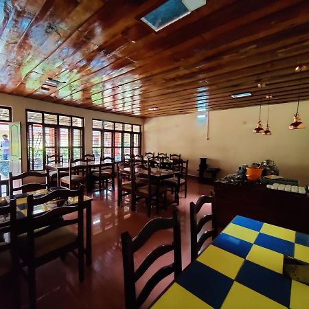 Hotel Samrat Jabalpur Luaran gambar