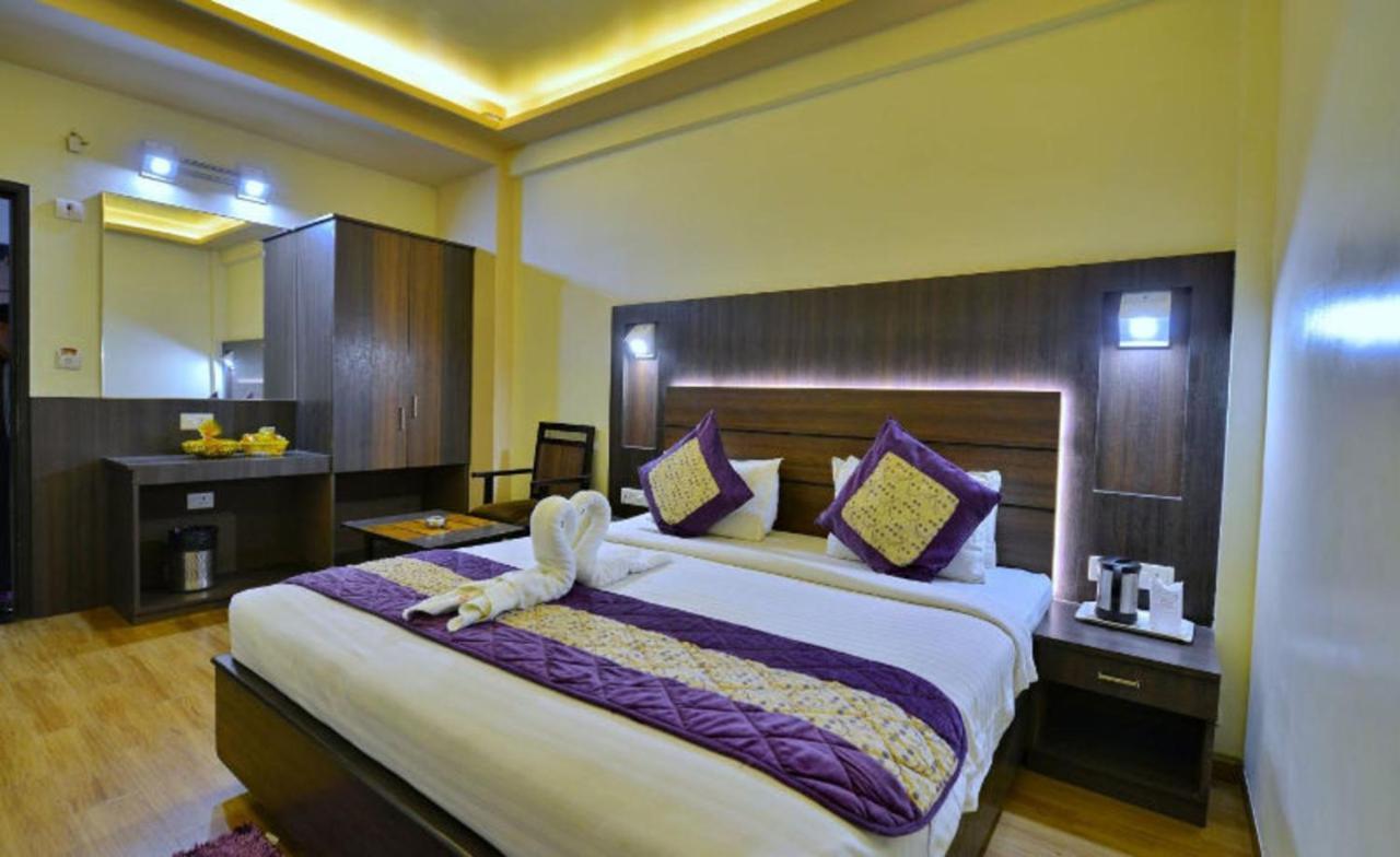 Hotel Samrat Jabalpur Luaran gambar