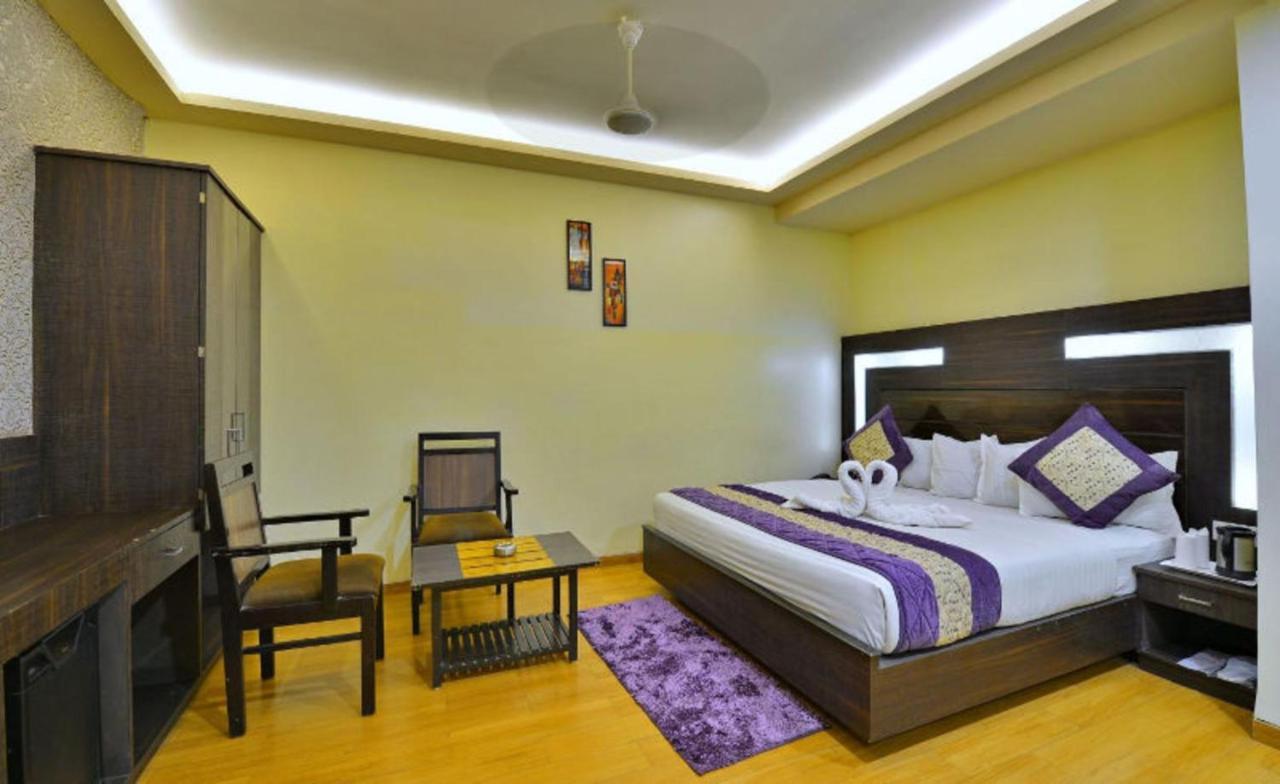 Hotel Samrat Jabalpur Luaran gambar