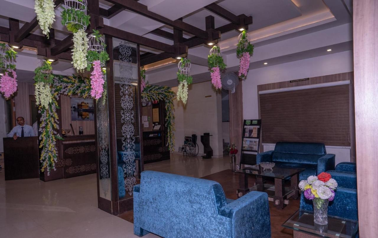 Hotel Samrat Jabalpur Luaran gambar