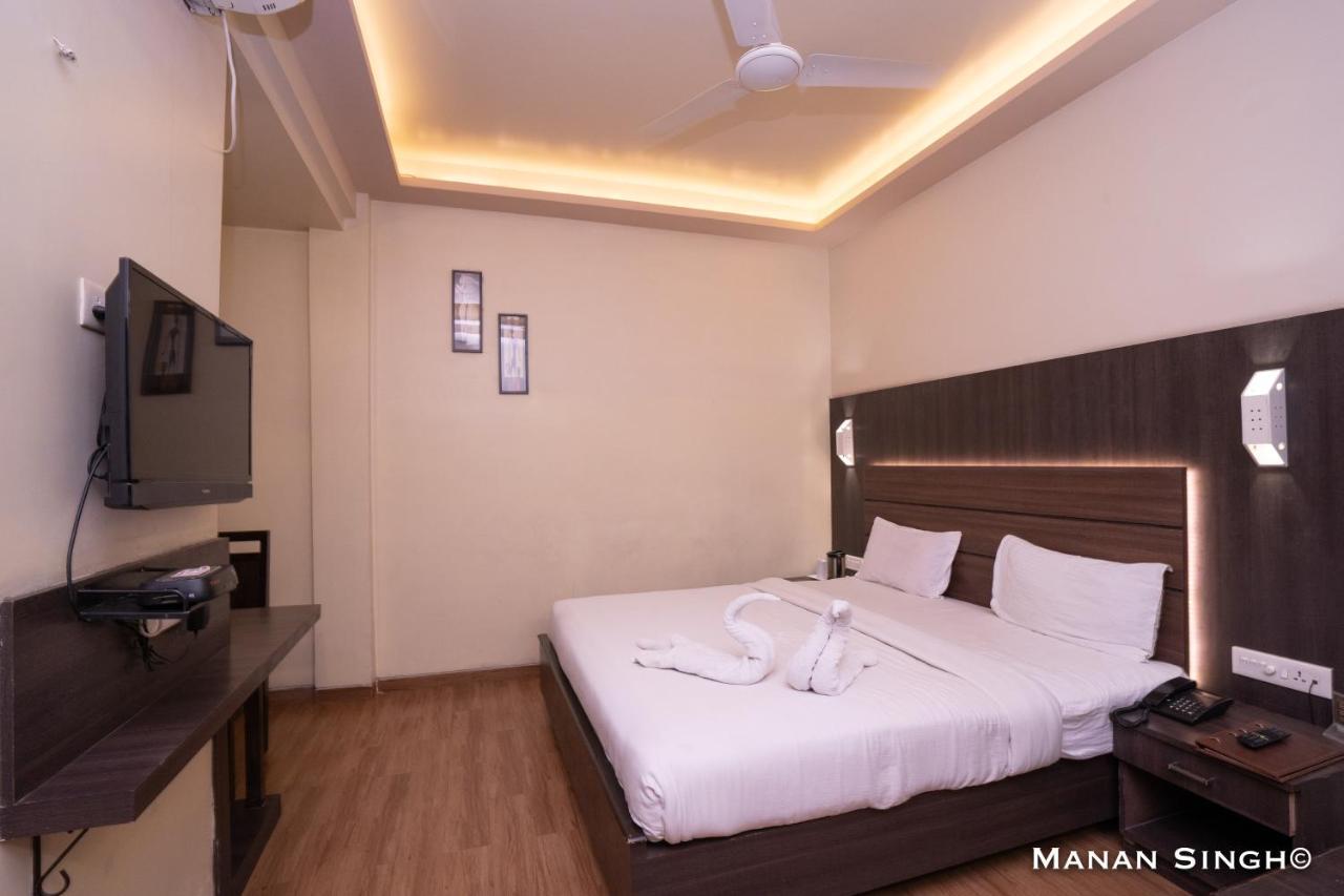 Hotel Samrat Jabalpur Luaran gambar