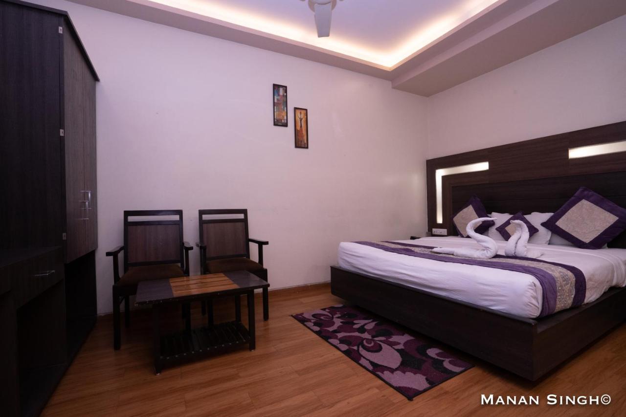 Hotel Samrat Jabalpur Luaran gambar