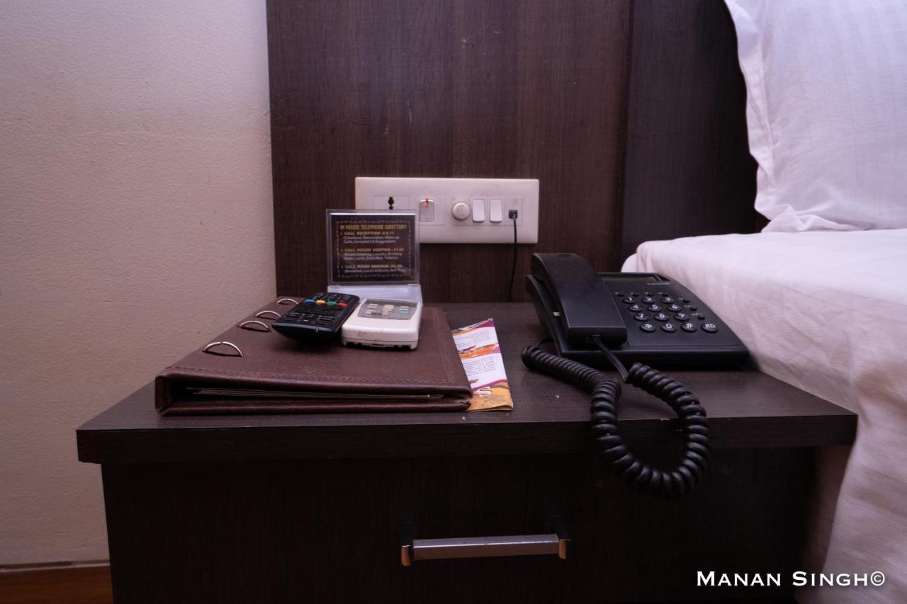 Hotel Samrat Jabalpur Luaran gambar