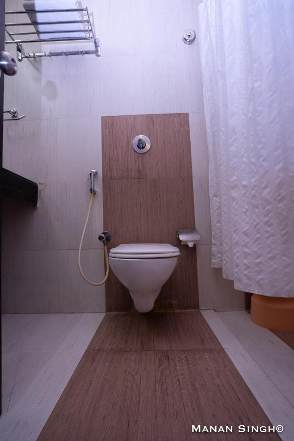 Hotel Samrat Jabalpur Luaran gambar