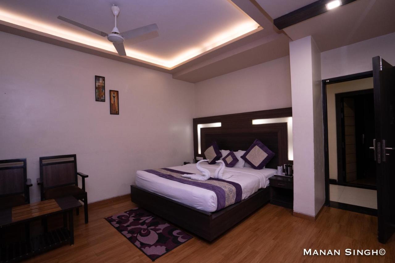 Hotel Samrat Jabalpur Luaran gambar