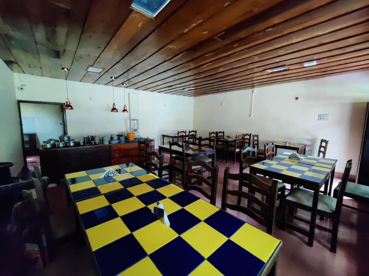 Hotel Samrat Jabalpur Luaran gambar